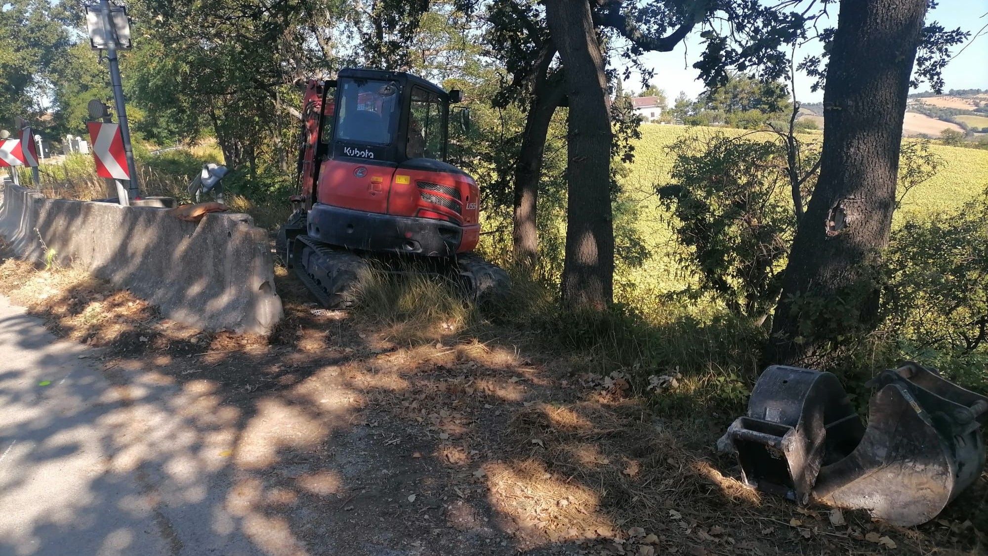 Iniziati i lavori per sistemare la frana inferiore sulla strada Cannella-Roncitelli