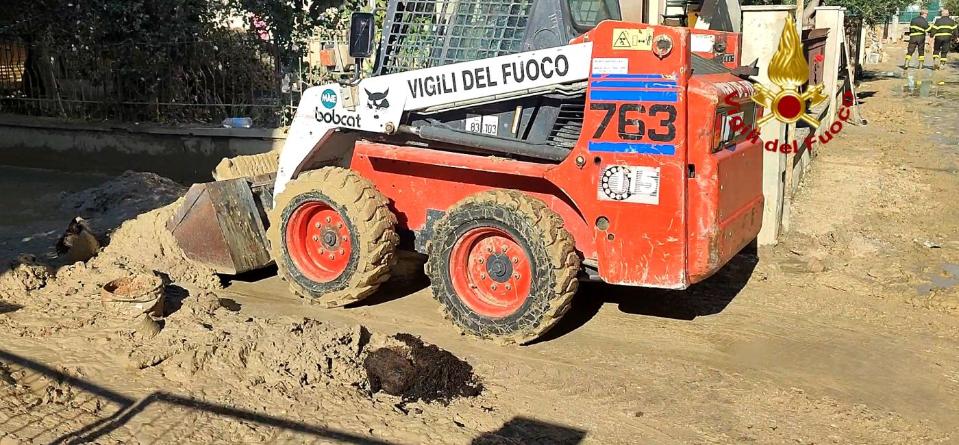 I lavori post alluvione da parte dei vigili del fuoco