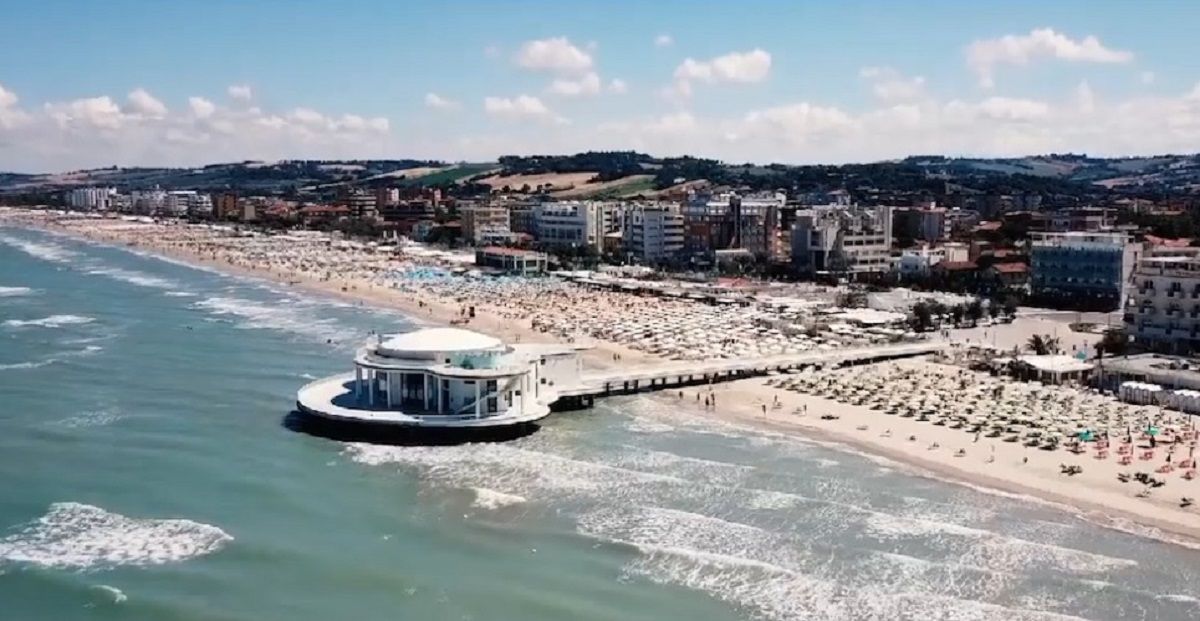 La spiaggia di velluto e la rotonda a mare di Senigallia