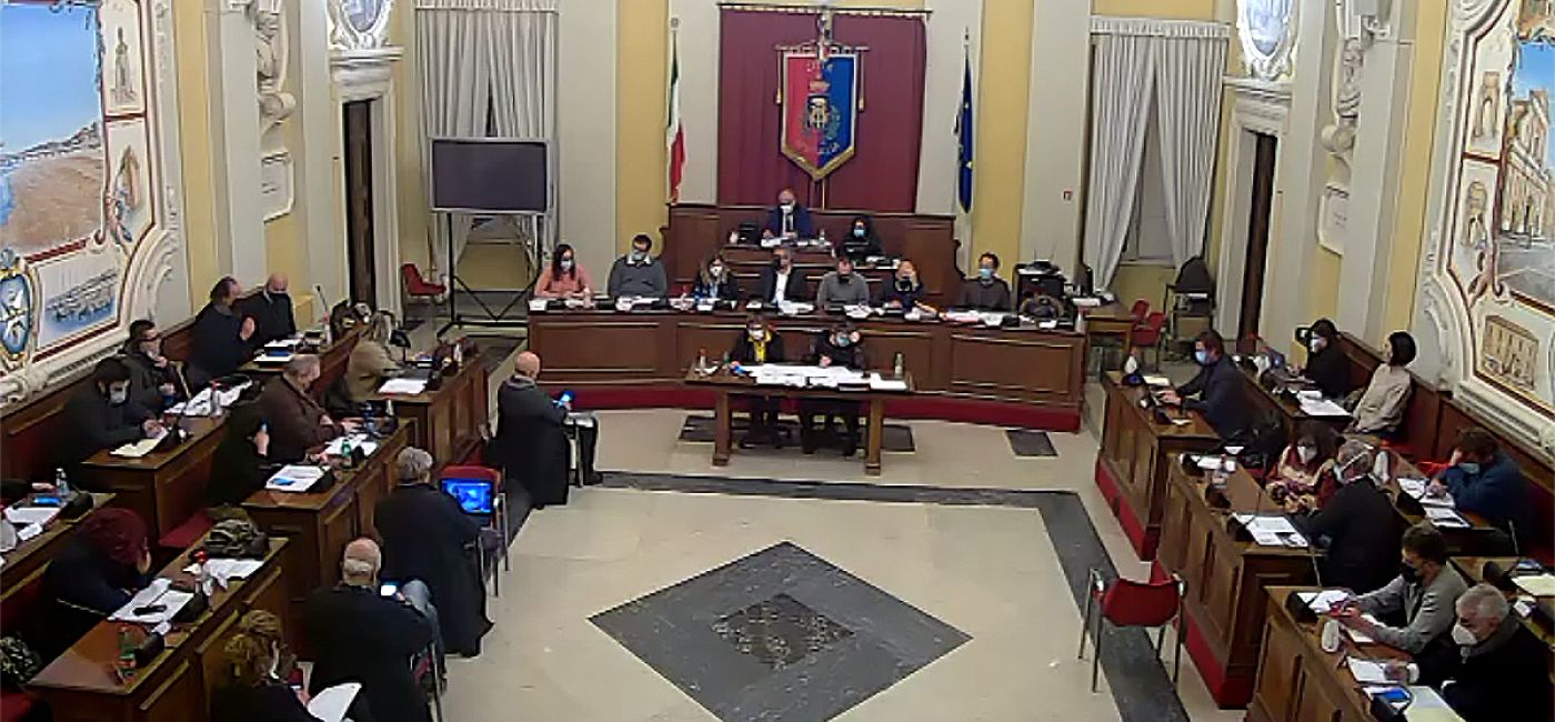 Il consiglio comunale a Senigallia