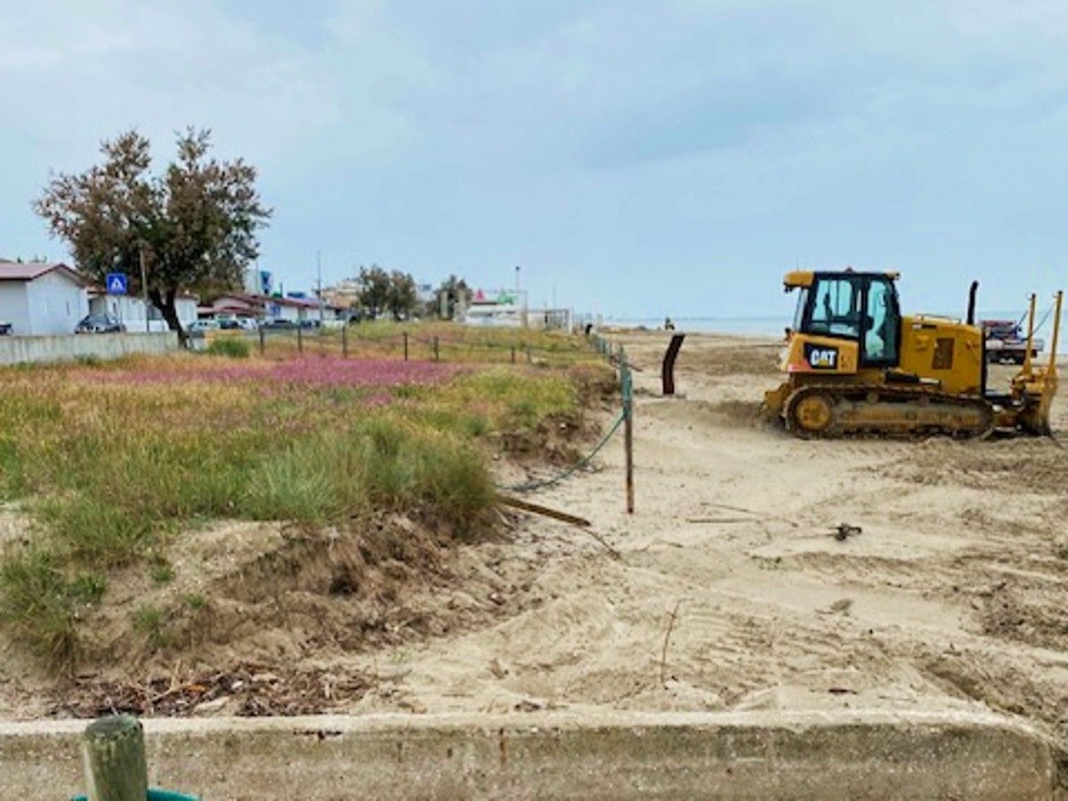 Lavori sulla spiaggia di velluto a Senigallia