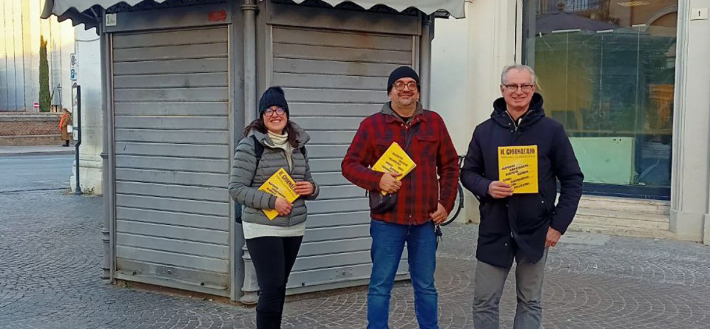 Gli edicolanti di Senigallia Adelaide Santini, Simone Tranquilli e Andrea Fioretti