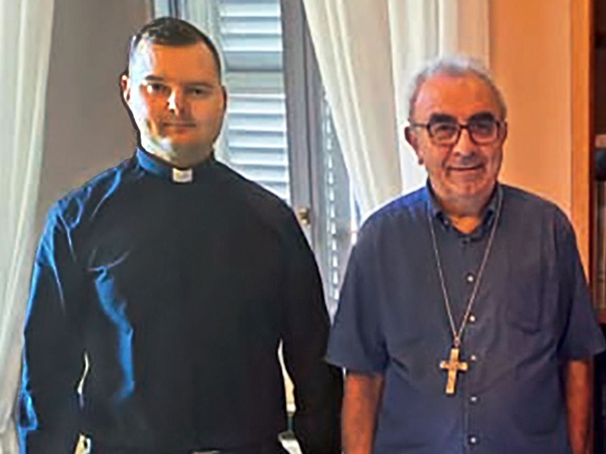 Da sinistra don Pavlo Zavysliak e il vescovo della Diocesi di Senigallia mons. Franco Manenti.