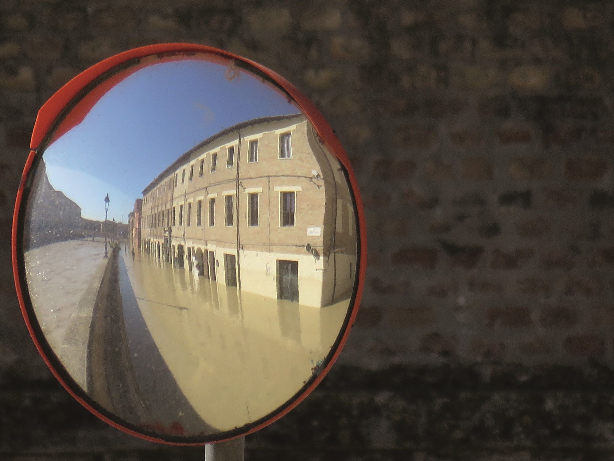 L'alluvione che ha allagato via XX Settembre a Senigallia