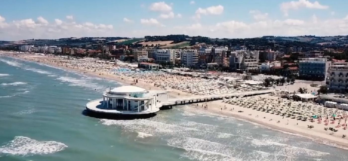 La spiaggia di velluto e la rotonda a mare di Senigallia