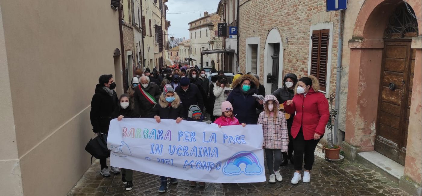 La manifestazione per la pace a Barbara