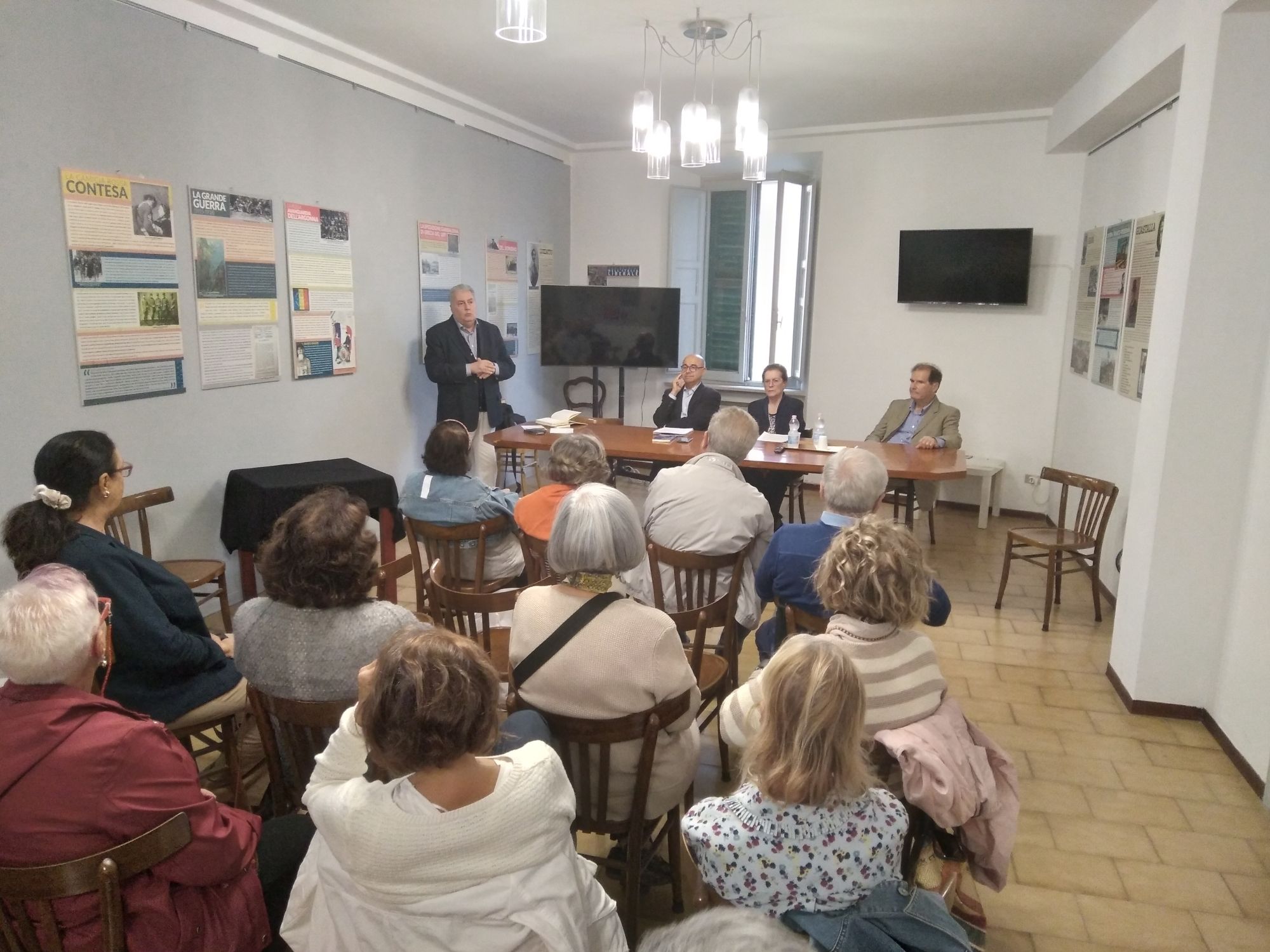 In foto uno dei tanti momenti promossi dall’associazione “Casa del lavoratore Augusto Bellanca” di Senigallia