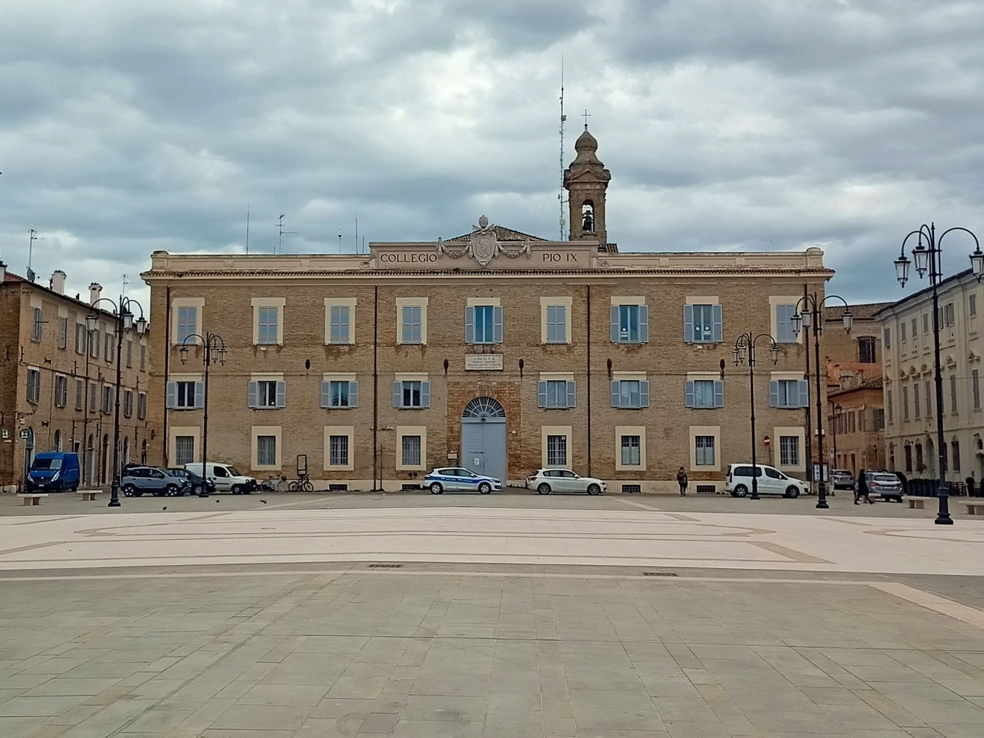 L'ex collegio Pio IX in piazza Garibaldi a Senigallia