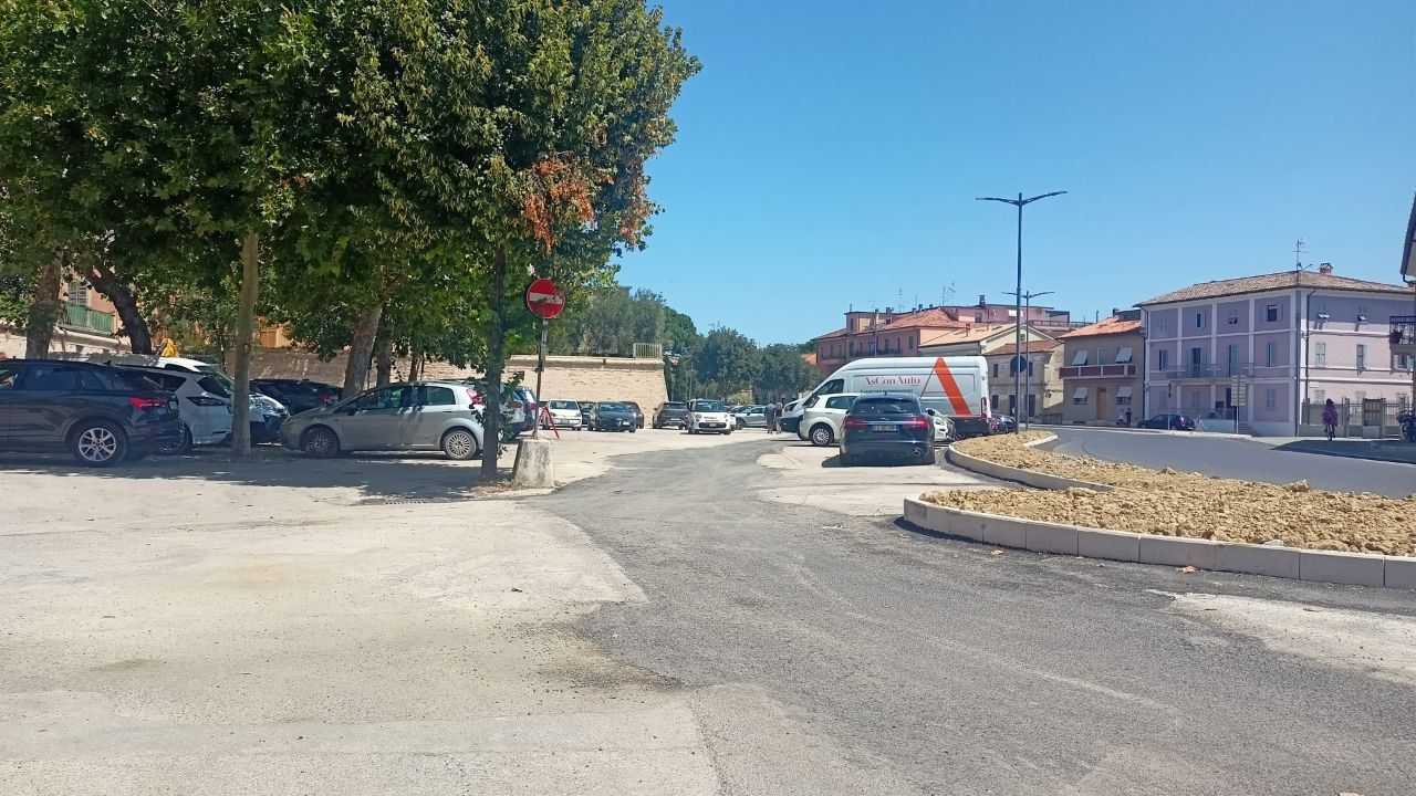 Lavori al parcheggio della pesa pubblica in viale Leopardi a Senigallia