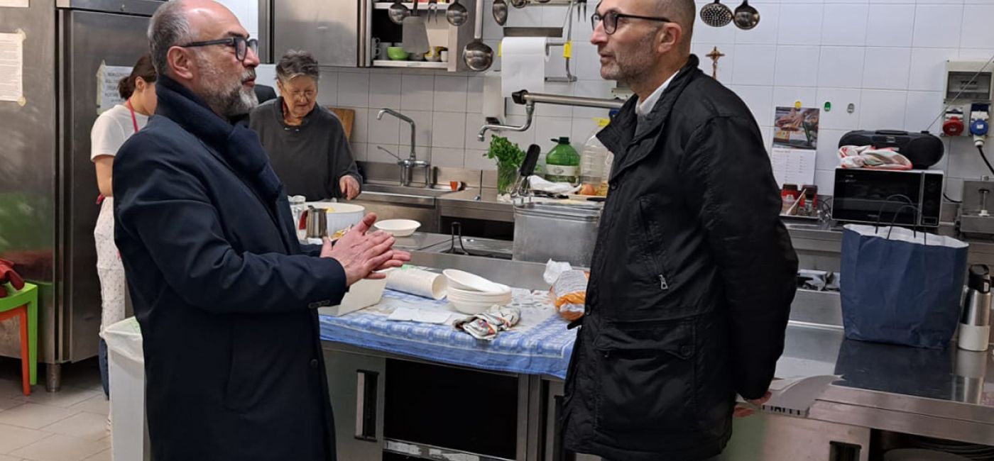 Visita del presidente del consiglio comunale Massimo Bello alla fondazione Caritas Senigallia insieme al direttore Giovanni Bomprezzi