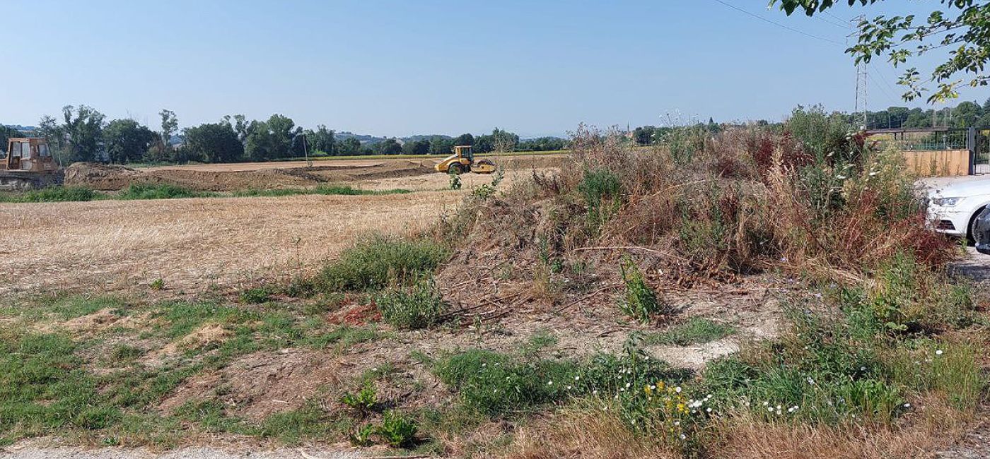 I lavori per la vasca di espansione al Brugnetto di Senigallia ampliata fino alle abitazioni