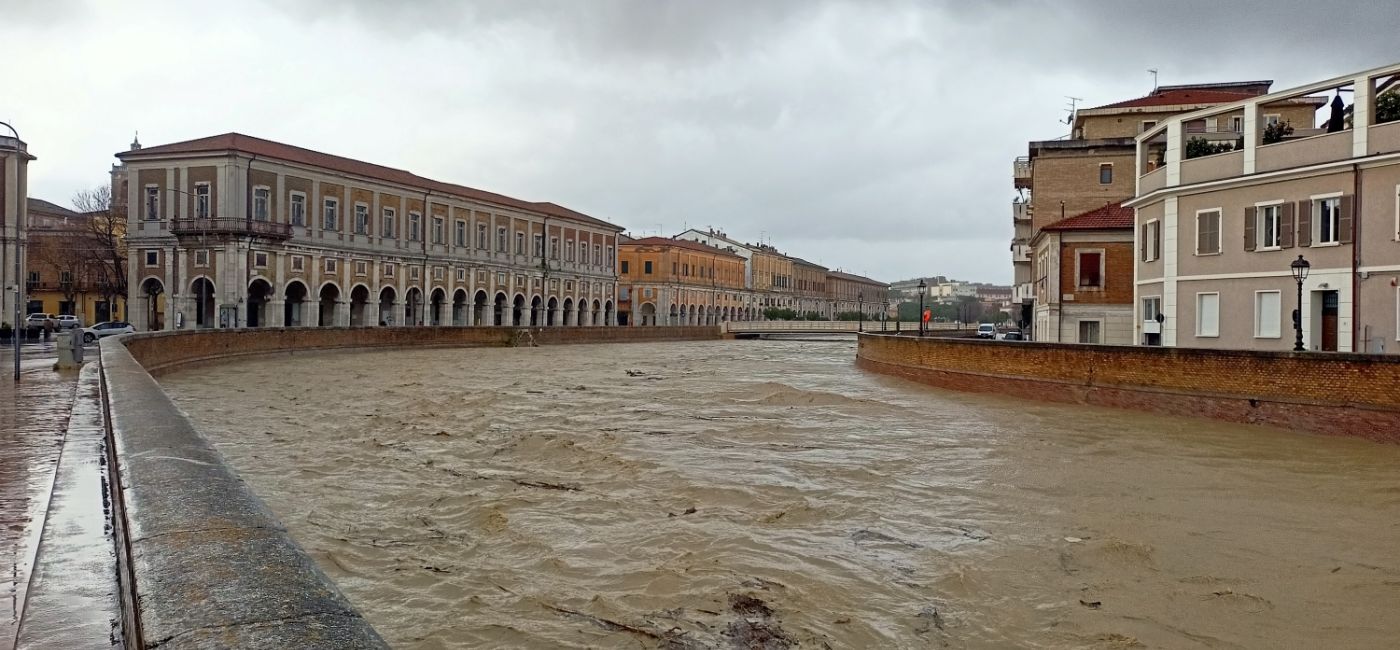 Maltempo a Senigallia: il livello del fiume Misa