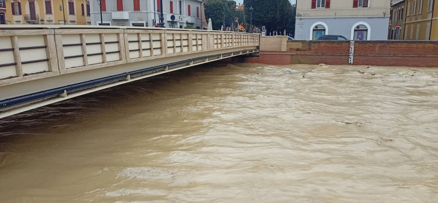 Il fiume Misa a Senigallia e ponte Angeli dell'8 dicembre 2018: la situazione del 1° marzo ore 12:30