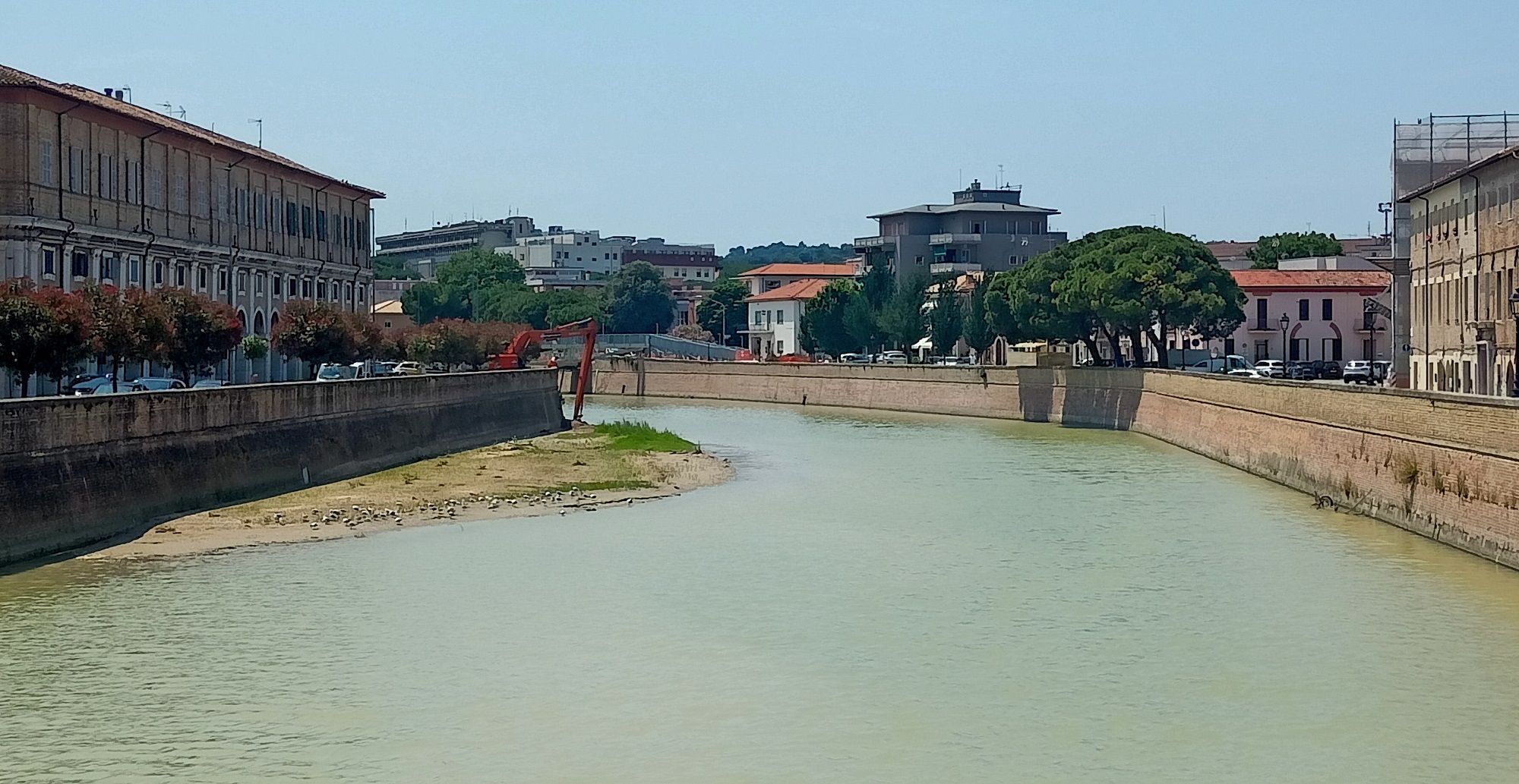 Iniziato l'escavo del letto del fiume Misa a Senigallia