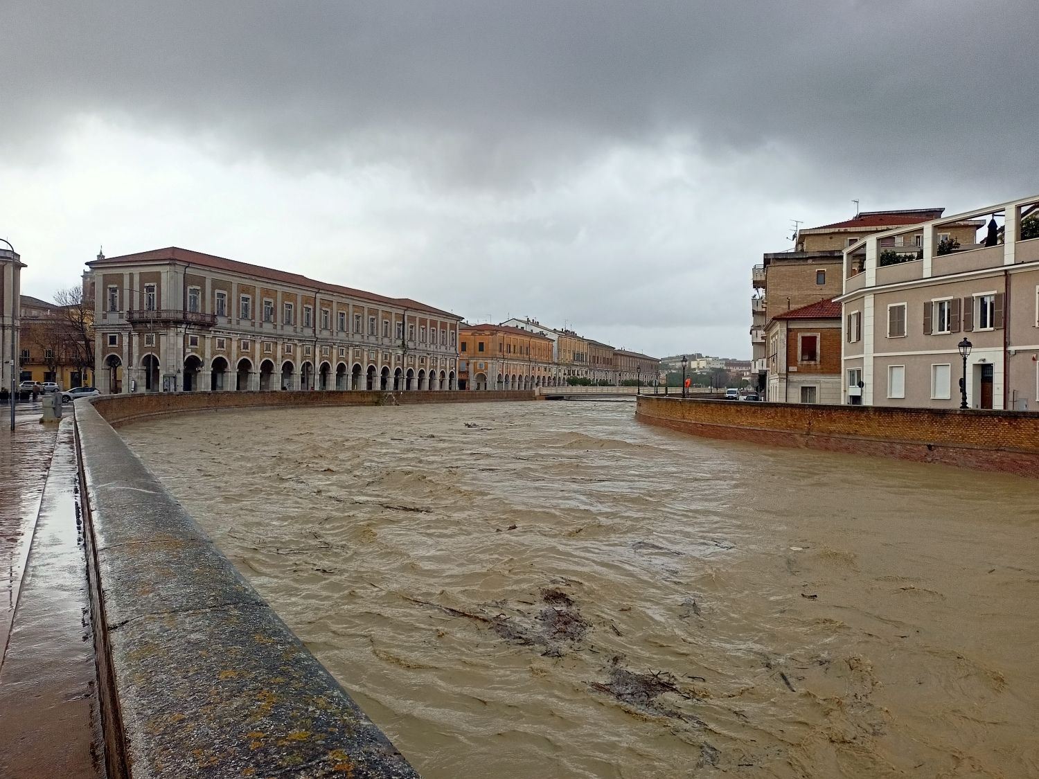 Maltempo a Senigallia: il livello del fiume Misa