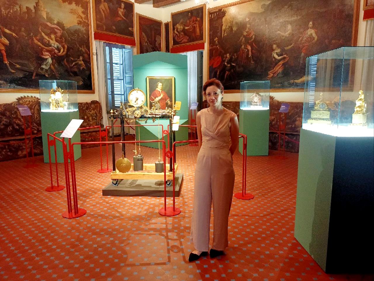 Lorenza Zampa è l'operatrice museale e la guida della mostra “Il tempo dei papi” allestita a Palazzo Mastai – Casa Museo Pio IX a Senigallia