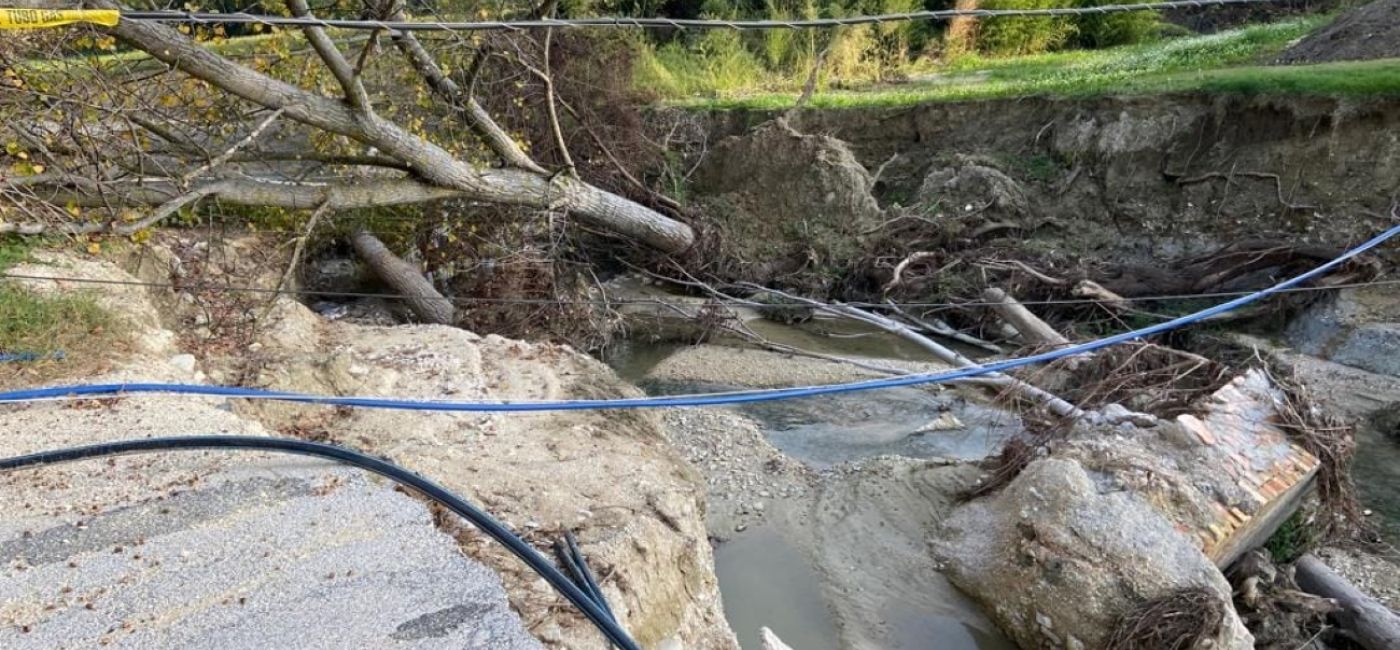 Tra i danni dell'alluvione del 15 settembre 2022 c'è la chiusura di molti ponti nella vallata Misa-Nevola