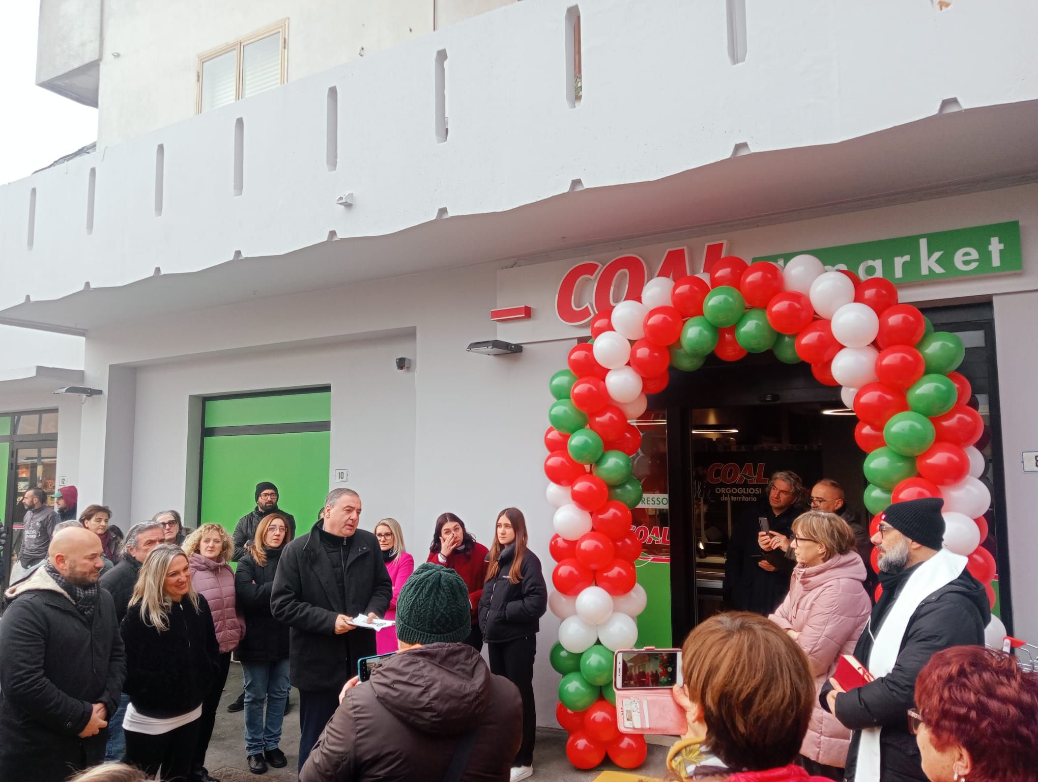 La riapertura del supermercato alluvionato a Pianello di Ostra a cinque mesi dall'esondazione del fiume Misa