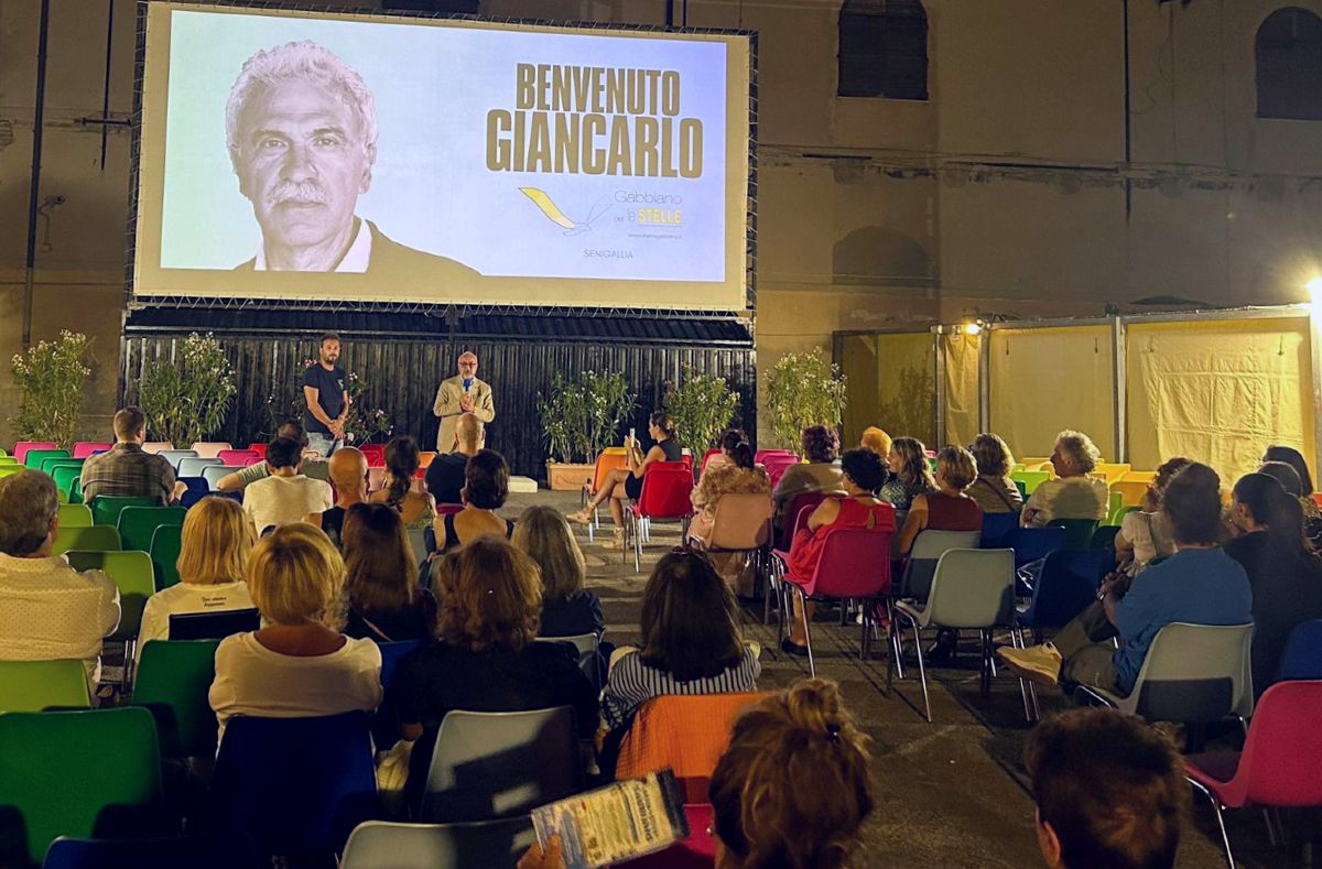 Giancarlo Basili, famoso scenografo marchigiano, recentemente protagonista di uno degli incontri con proiezione dell'arena Gabbiano di Senigallia