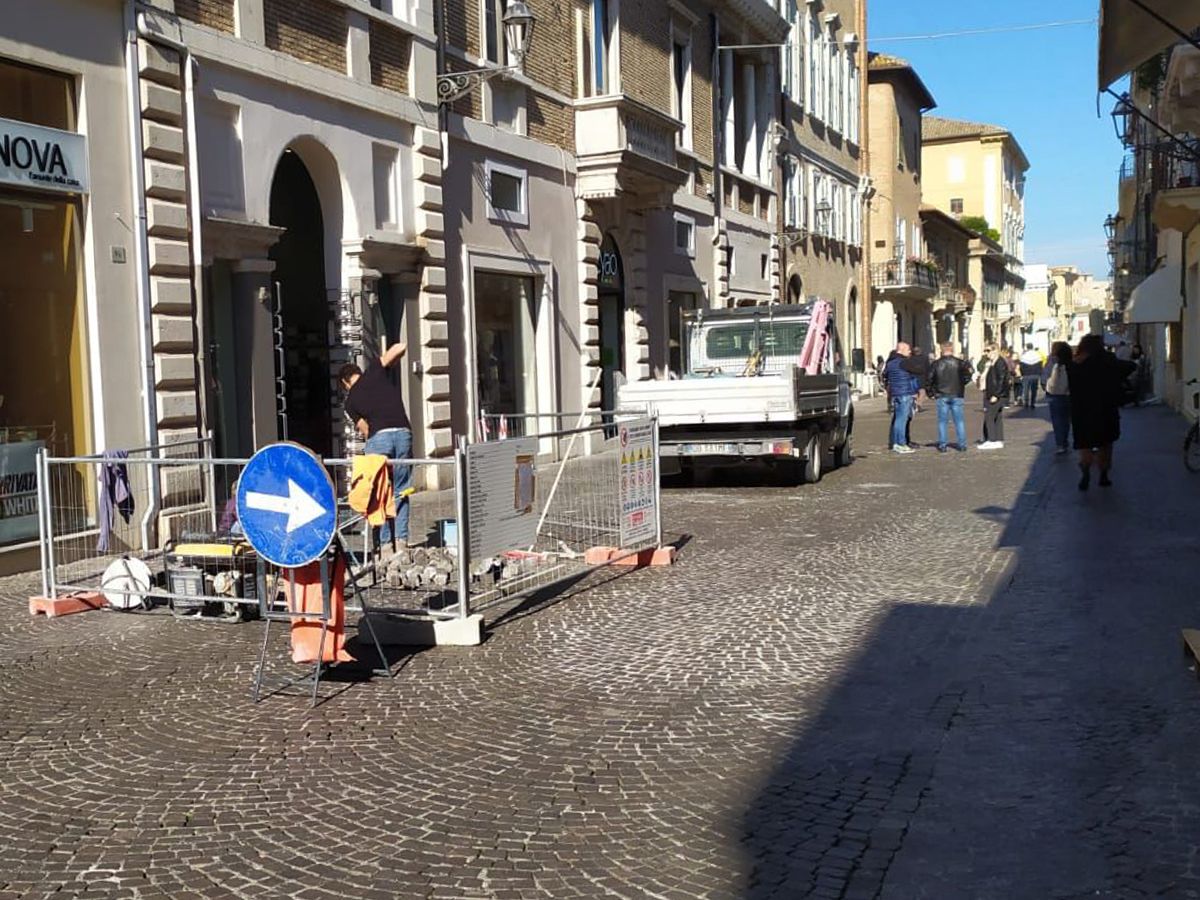 Partiti i lavori su corso II Giugno a Senigallia