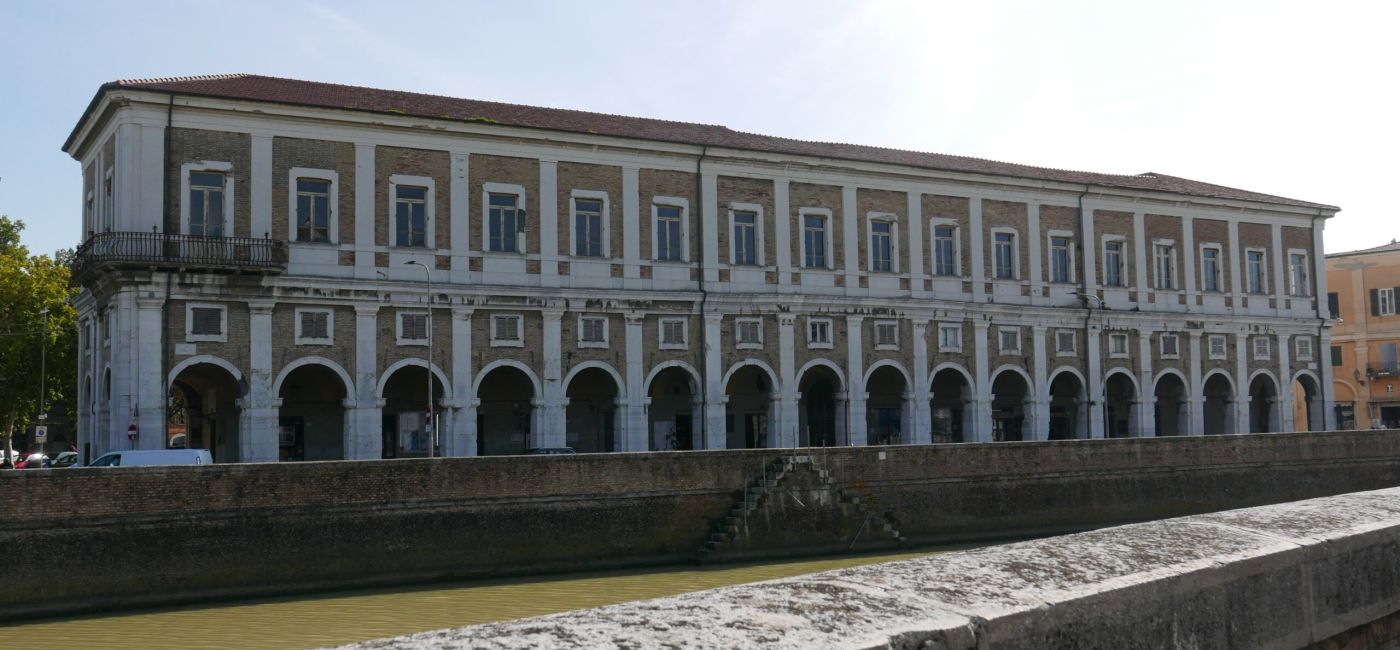 Palazzo Gherardi e portici Ercolani a Senigallia