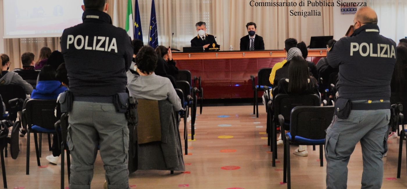 La Polizia di Stato all'istituto Panzini di Senigallia per una cultura della legalità