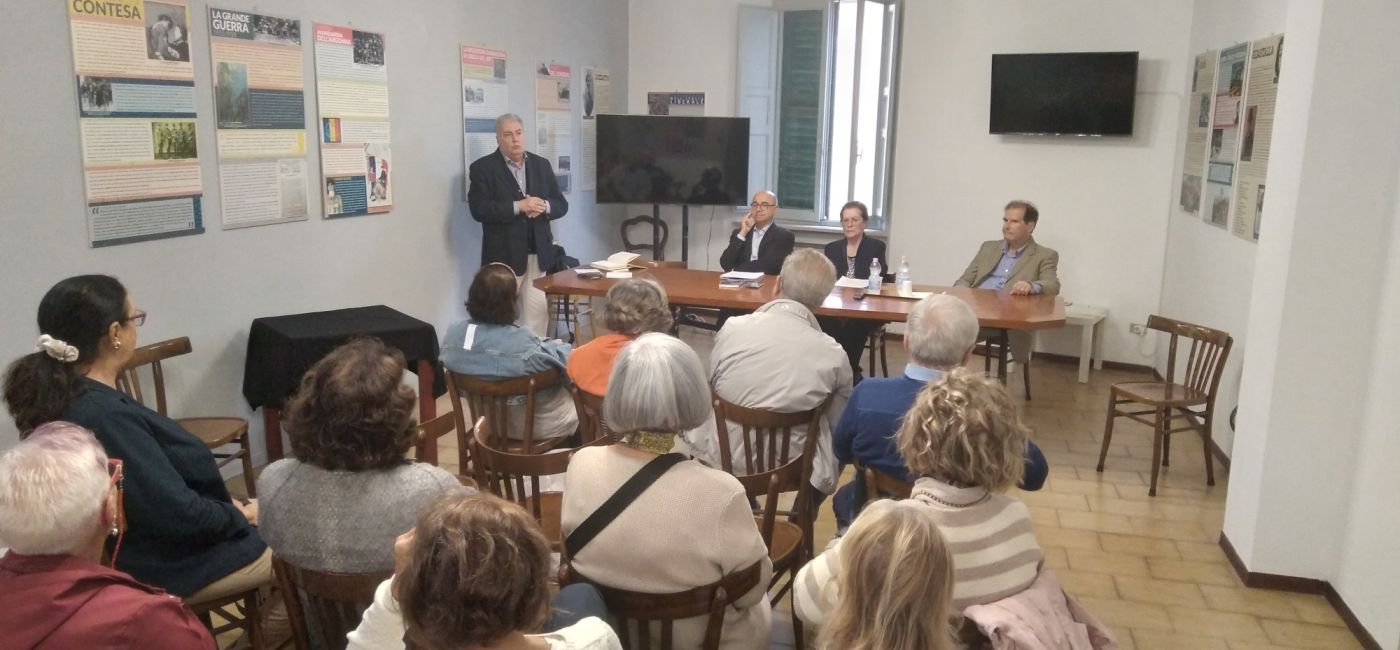 In foto uno dei tanti momenti promossi dall’associazione “Casa del lavoratore Augusto Bellanca” di Senigallia