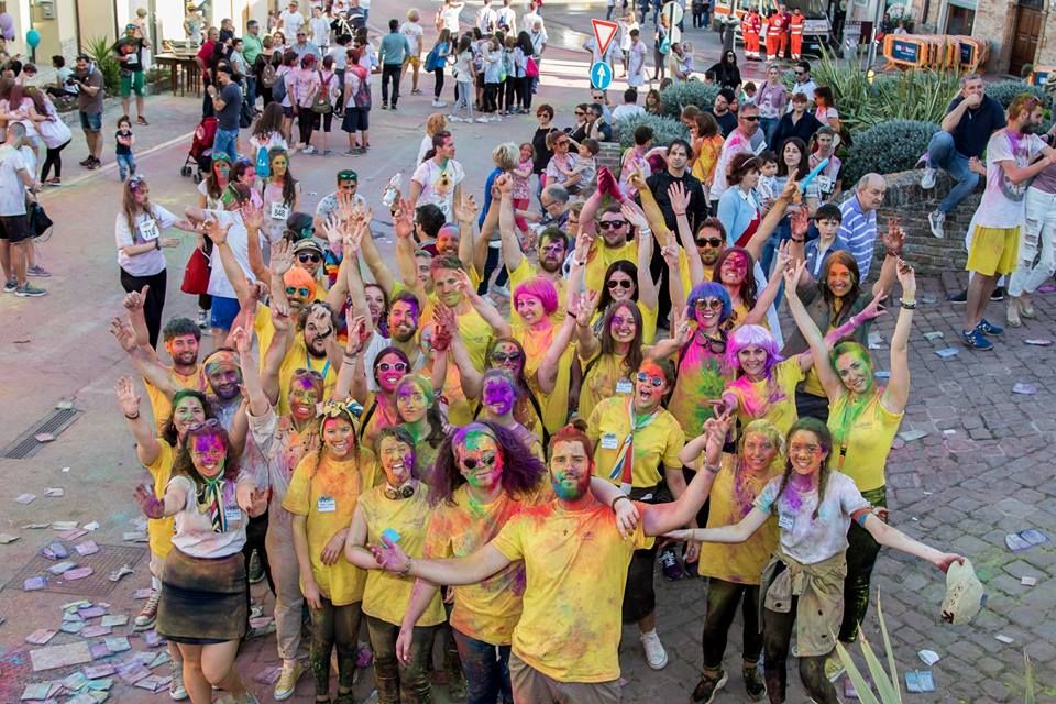 Festa dei folli, eventi, manifestazioni, color run, Corinaldo, 25 aprile