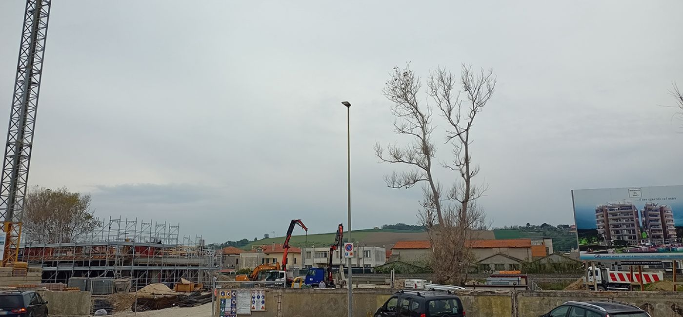 Avviati i lavori alle ex colonie Enel sul lungomare Da Vinci, a Senigallia