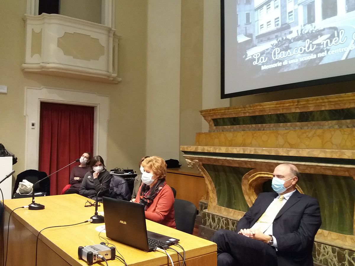 La presentazione all'auditorium San Rocco del libro "Nel centro della città: storia e memoria della Scuola Pascoli di Senigallia"