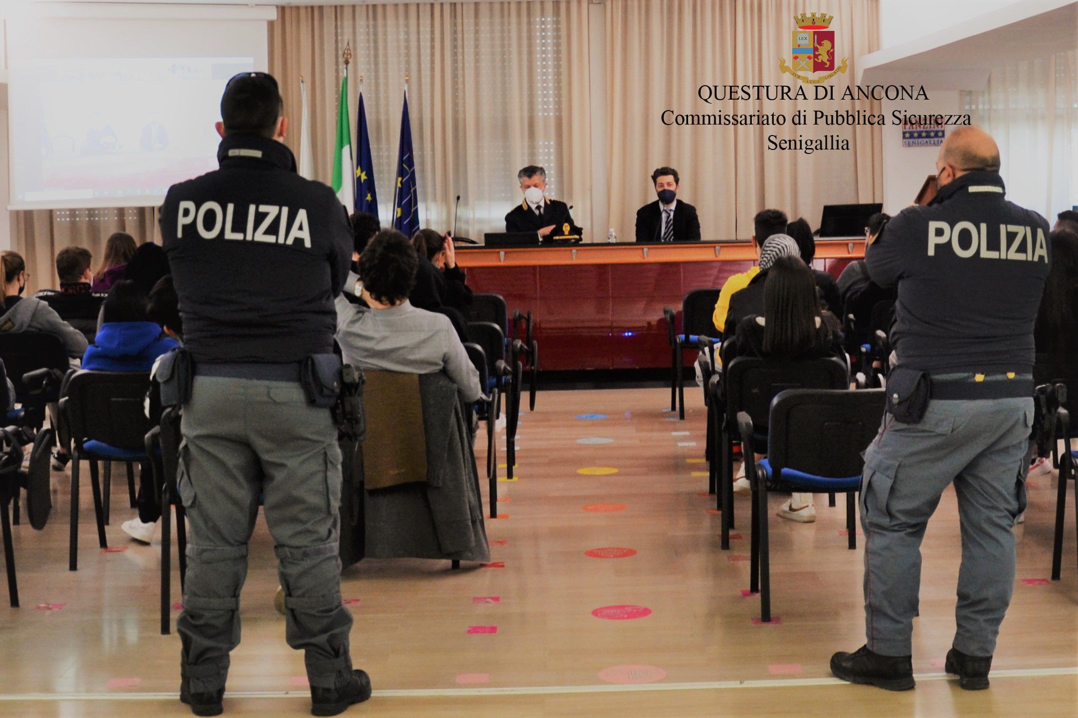 La Polizia di Stato all'istituto Panzini di Senigallia per una cultura della legalità