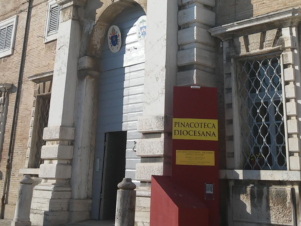 L'ingresso della Pinacoteca diocesana di Senigallia