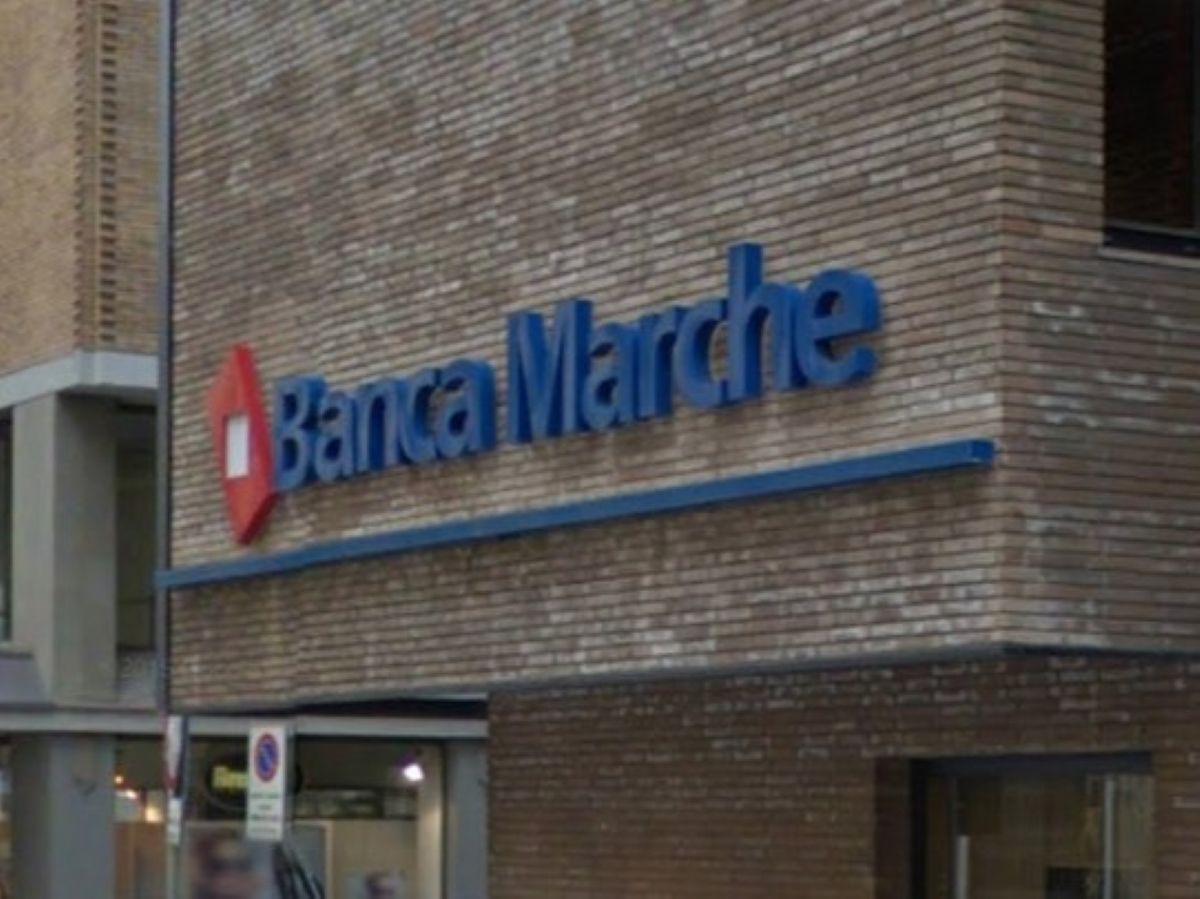 Una delle filiali marchigiane di Banca Marche