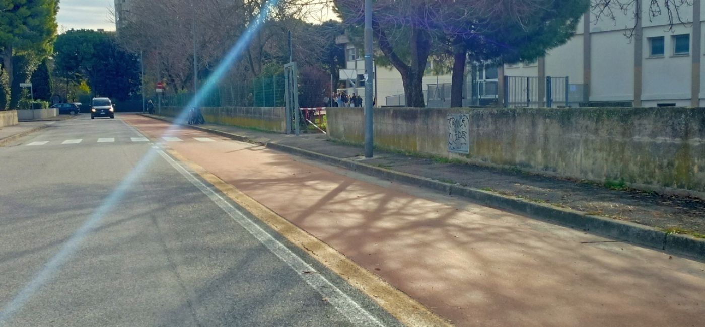 La pista ciclabile in via delle Rose a Senigallia