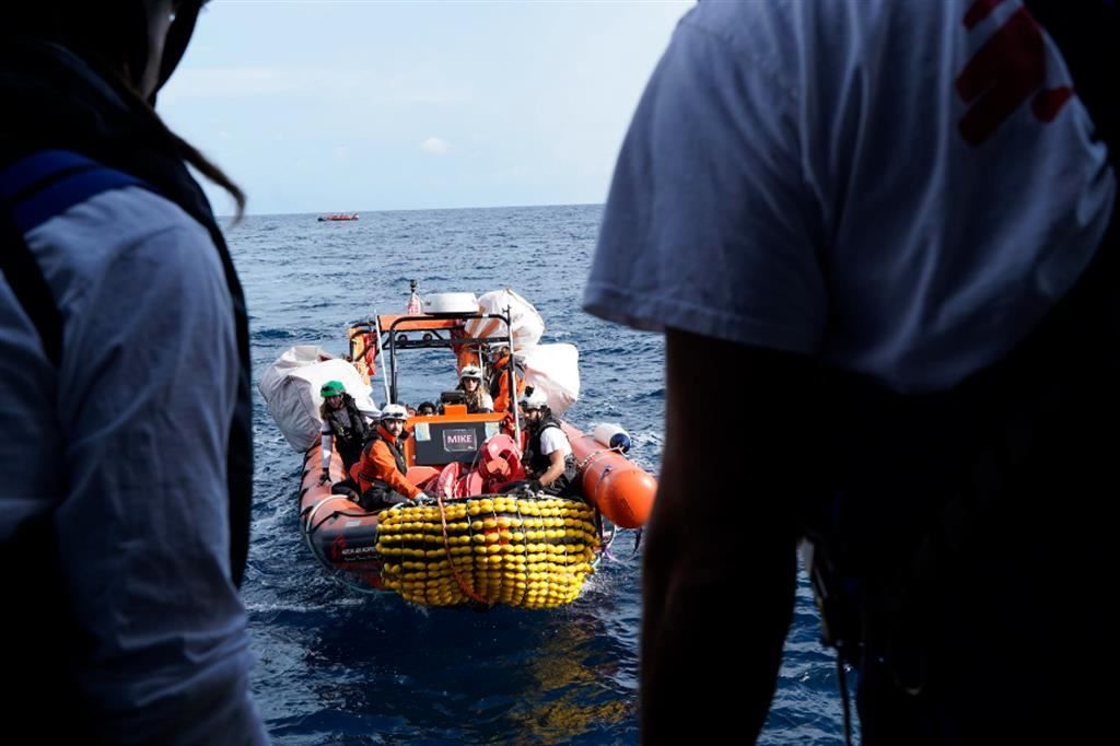 Salvataggio in mare, migranti, rifugiati, soccorso in mare, ong, sbarco